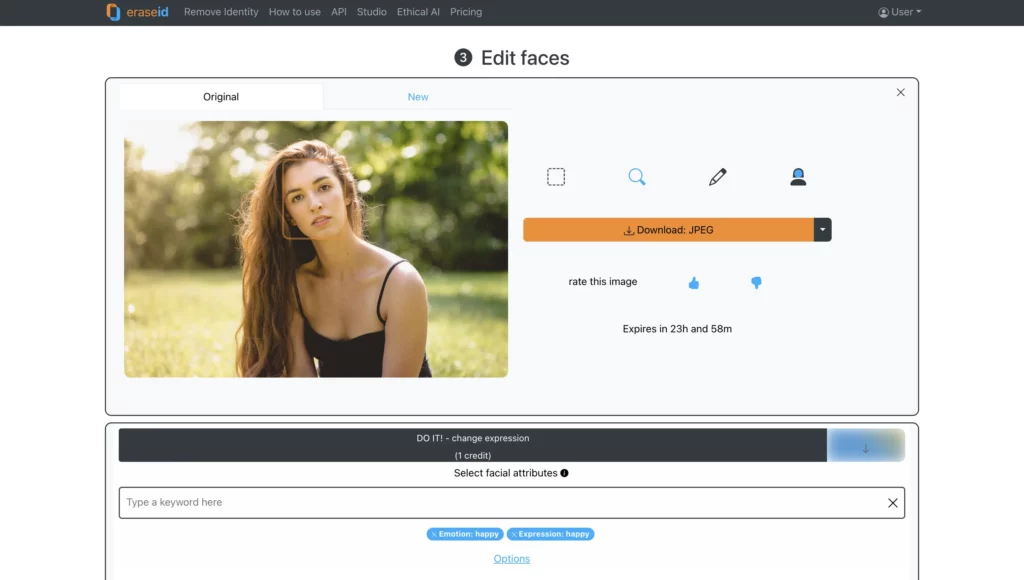 EraseID prima dell'immagine di una ragazza in un parco - Generatore di espressioni facciali casuali utilizzato per cambiare le sue espressioni